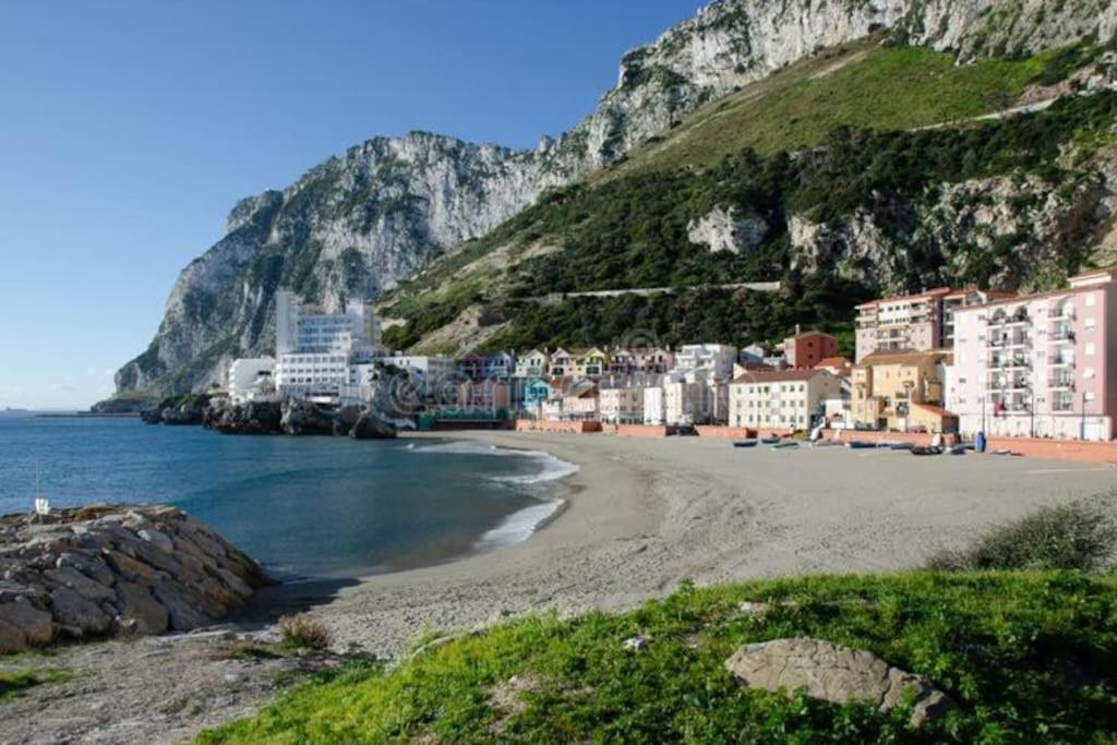 Best Location 2 Bed2 Bath W/Lift In Town! Gibraltar Exterior photo
